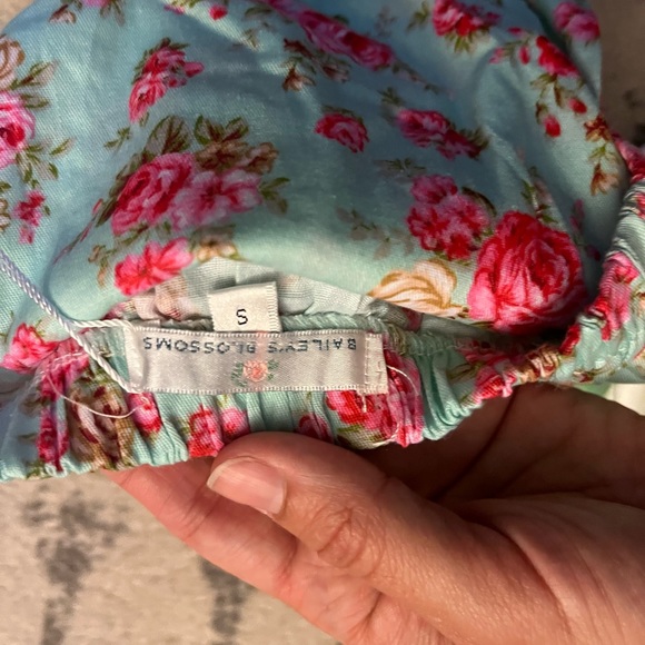 NWT Baileys Blossoms onesies 3-6 months and size small - Picture 5 of 5